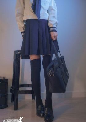 《漂亮的女邻居》在线_迅雷在线观看